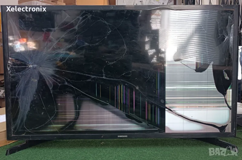 Samsung UE32J500AW с повредена матрица, снимка 1