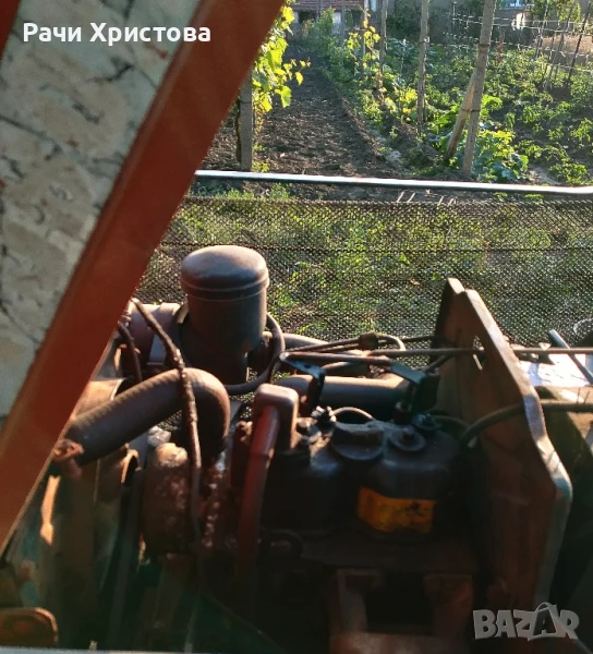 Продавам трактор Kubota b7000 с плуг, снимка 1