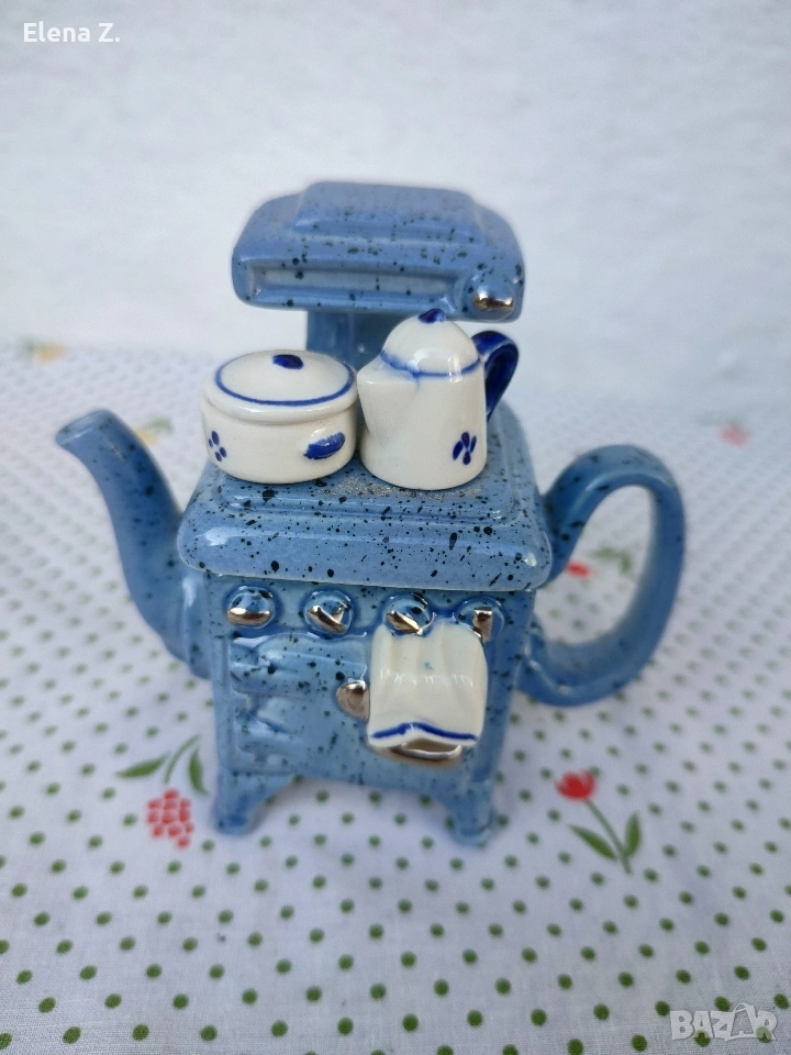 Малък колекционерски чайник стара печка Cardew Design, снимка 1