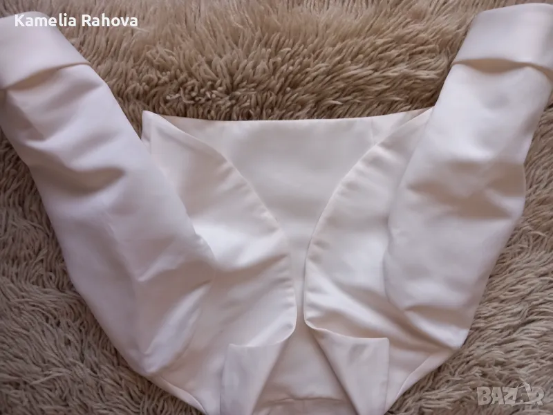 Булчинско болеро, снимка 1