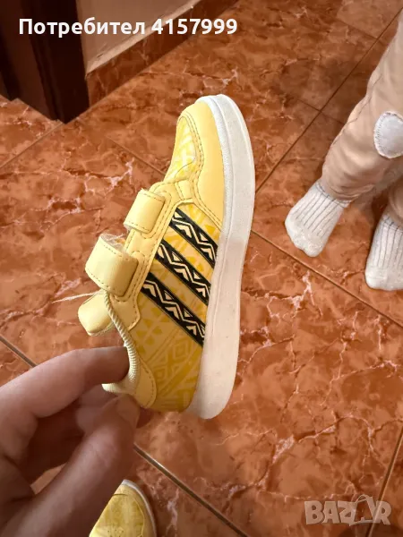 Детски обувки на ADIDAS, снимка 1