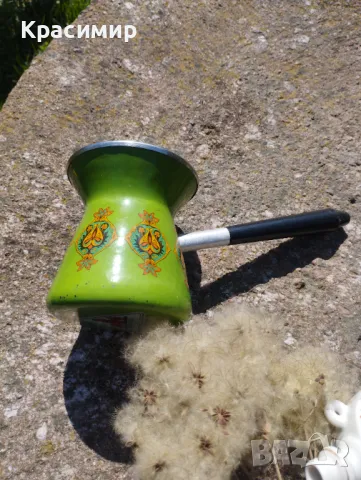 Ретро емайлирано канче/ джезве Оборище. Винтидж кухня. 📐 високо 9 см., отвора 8,5 см , снимка 3 - Антикварни и старинни предмети - 47724937