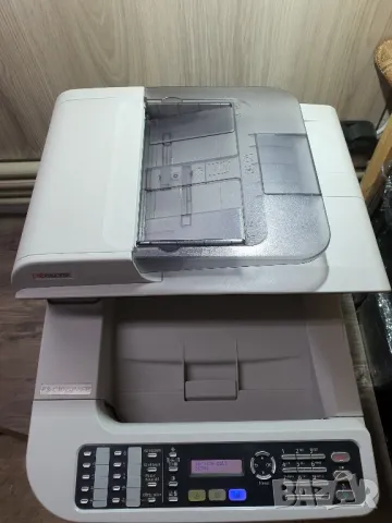 Мултифунционално устройство цветно Kyocera, снимка 5 - Принтери, копири, скенери - 49810517