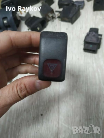 Бутон Авариини за VW Golf , Mk II , 191953235, снимка 2 - Части - 52679031