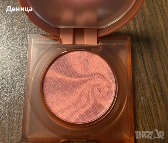 HUDA GloWISH Cheeky Vegan Blush Powder 03 Berry Juicy, снимка 4 - Декоративна козметика - 52286238
