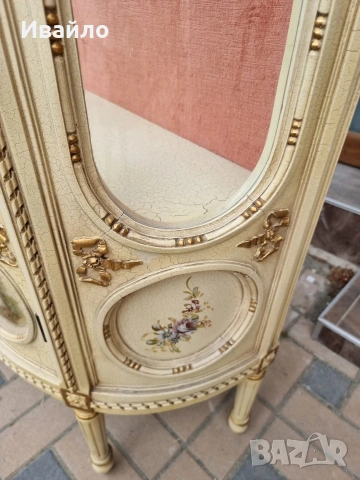 Красива барокова витрина , снимка 4 - Секции и витрини - 53437604