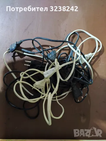 ЗАХРАНВАЩИ КАБЕЛИ 2-КИ ЗА ЕЛ. УРЕДИ(КАСЕТОФОНИ, ВИДЕОРЕГИСТРАТОРИ, ПРИЕМНИЦИ И ДР.)