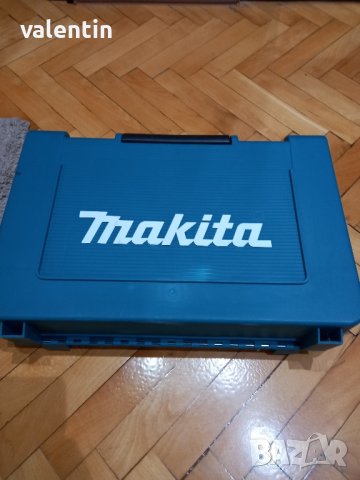 перфоратор makita hr2470, снимка 3 - Куфари с инструменти - 42940537