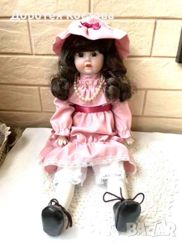 Красива порцеланова кукла от Англия , снимка 2 - Антикварни и старинни предмети - 52120756