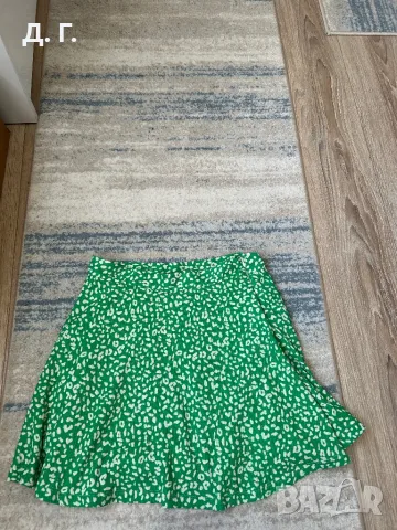 Зелена къса пола