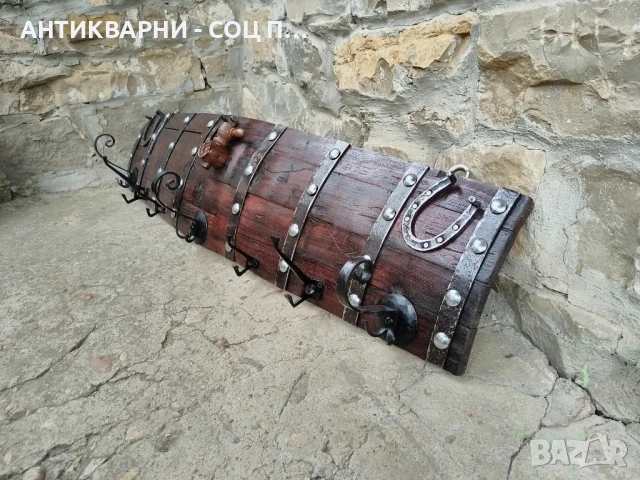 Ръчно Изработена Закачалка От Старо Дървено Буре, Бъчва. 