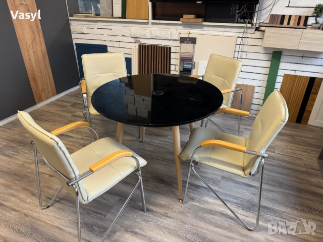 Комплект от кръгла маса и 4 стола