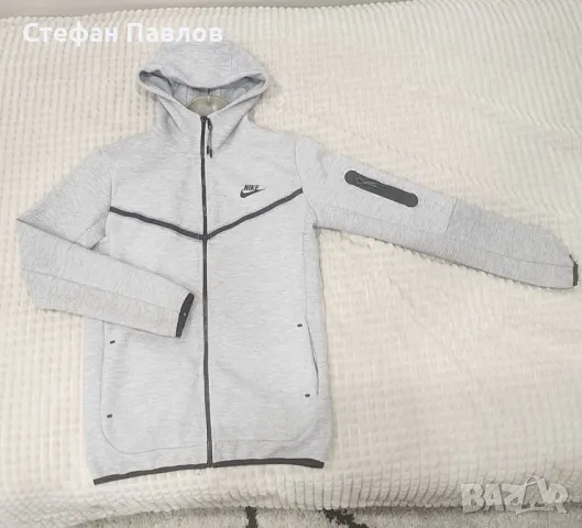 Суитчър с качулка Nike Tech Fleece, снимка 1 - Детски анцузи и суичери - 47938146