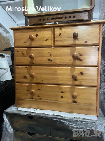 Продавам дървен скрин в отлично състояние , снимка 1