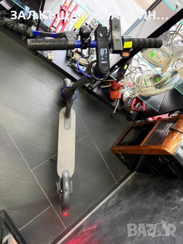 Електрическа тротинетка Xiaomi MI 3/+зарядно, снимка 2 - Xiaomi - 52015464