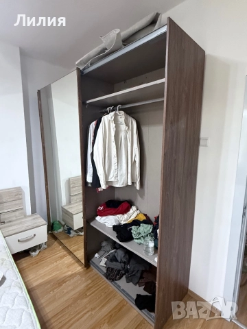 Гардероб с плъзгащи врати