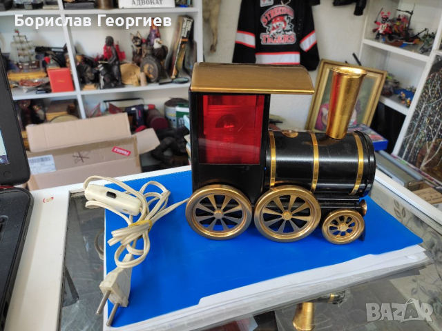 Стара нощна лампа локомотив