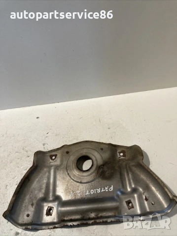 Предпазна ламарина  за Jeep Patriot 2.4 Бензин (2008) 04693326AC, снимка 2 - Части - 53525704