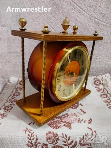 Руски Механичен Часовник Весна СССР , снимка 3 - Антикварни и старинни предмети - 49762724