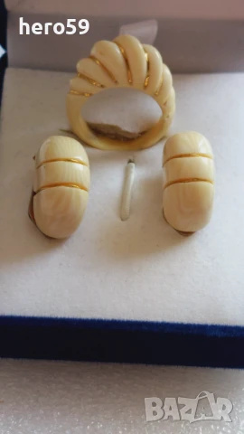 Комплект;пръстен с обеци от слонова кост и златни 14 каратови орнаменти.Злато 585, снимка 1