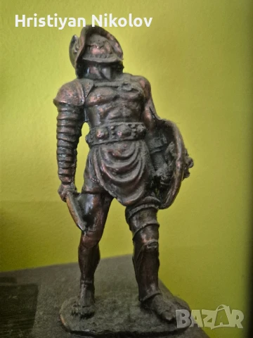 Бронзова, месингова фигура, статуетка