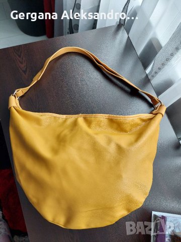 Дамска нова чанта цвят горчица 