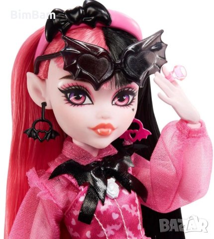 Оригинална кукла Monster High™ Draculaura с домашен любимец прилеп и аксесоари / Дракулора , снимка 4 - Кукли - 43166824