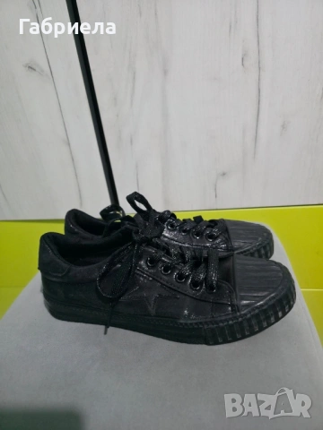 Дамски черни лъскави кецове номер 38