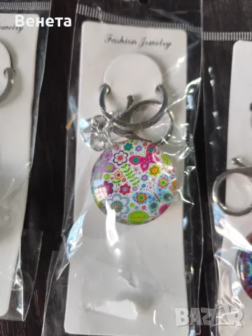 Стъклени красиви ключодържатели🥰, снимка 6 - Други - 50239570