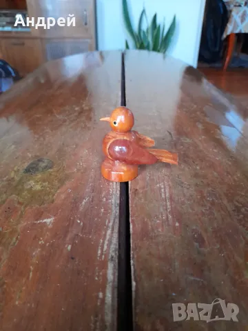 Стара дървена фигурка пиле