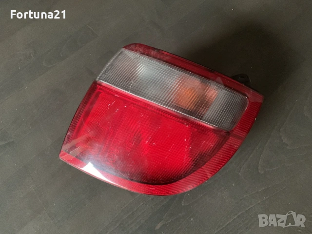 Toyota Carina combi - десен стоп оригинален