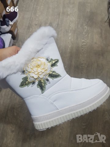 Ботушки, снимка 2 - Дамски ботуши - 42979949