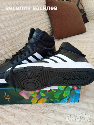 Баскетболни маратонки adidas, снимка 2 - Маратонки - 52933411