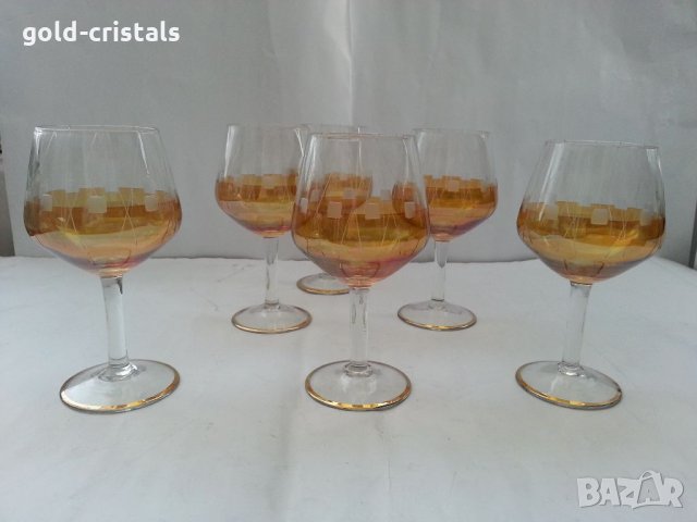 Ретро чаши на столче за вино с златен кант, снимка 1 - Антикварни и старинни предмети - 33550929