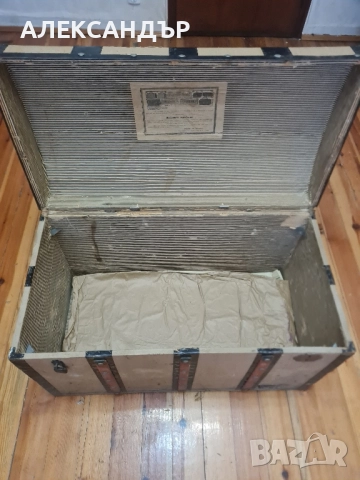 Продавам старинен сандък в добро за годините си състояние.Цена по договаряне., снимка 6 - Нумизматика и бонистика - 51776786