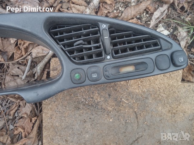 Конзола около километраж за FORD FIESTA Mk IV  (1995 - 2002), снимка 2 - Части - 39652322