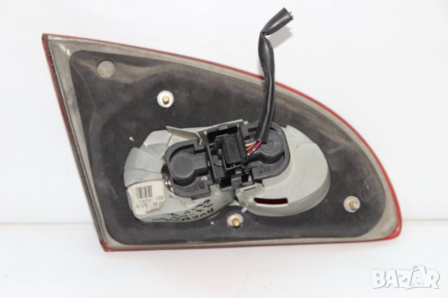 Десен вътрешен стоп Toyota Avensis T22 комби (1997-2001г.) / Десен стоп заден капак Тойота Авенсис, снимка 2 - Части - 38819712