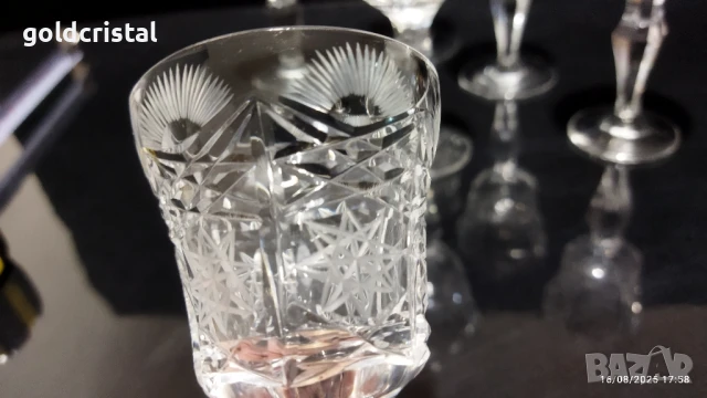 Кристални чаши , снимка 4 - Антикварни и старинни предмети - 46337157