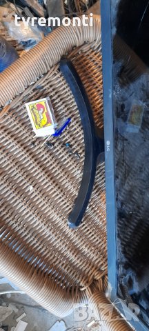 Стойкa за телевизор LG модел 24TL510V, снимка 4 - Стойки, 3D очила, аксесоари - 34568066