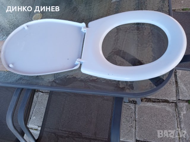 Капак за тоалетна чиния