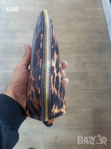 Несесери, снимка 3 - Портфейли, портмонета - 42977514