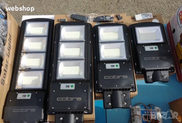 Мощна Улична Соларна лампа Кобра - 300/600/900/1200 Вата ,ГАРАНЦИЯ 12 МЕСЕЦА, снимка 2 - Соларни лампи - 40346304