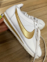 Оригинални маратонки Nike Classic Cortez White Metallic! 37,5 н, снимка 1 - Маратонки - 44844783