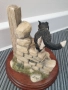 James Herriot статуетка резин 15см/шотландска фигура-композиция/куче на ограда, снимка 2