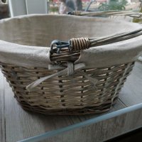 Плетена кошница с дръжка, панер за пазаруване, декорация, нова. Бял цвят. Дължина 40 см, снимка 1 - Декорация за дома - 28837873