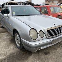 Mercedes-Benz E 200 2.0I, снимка 2 - Автомобили и джипове - 27402650