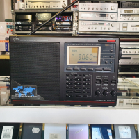 Радио Edutec ATS 818 В отлично техническо и визуално състояние., снимка 1 - Радиокасетофони, транзистори - 44891031