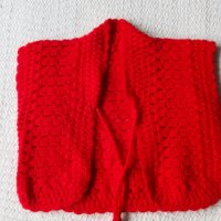 Бебешка червена плетена жилетка дъжина 25см . Нова., снимка 3 - Жилетки и елечета за бебе - 28654593