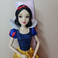 Оригинална кукла Снежанка и седемте джуджета - чупещи стави - Дисни Стор Disney Store, снимка 18 - Кукли - 39147634