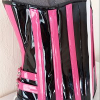Лачен корсет под бюста в черно и розово Busk с метални банели, снимка 4 - Корсети, бюстиета, топове - 35025250